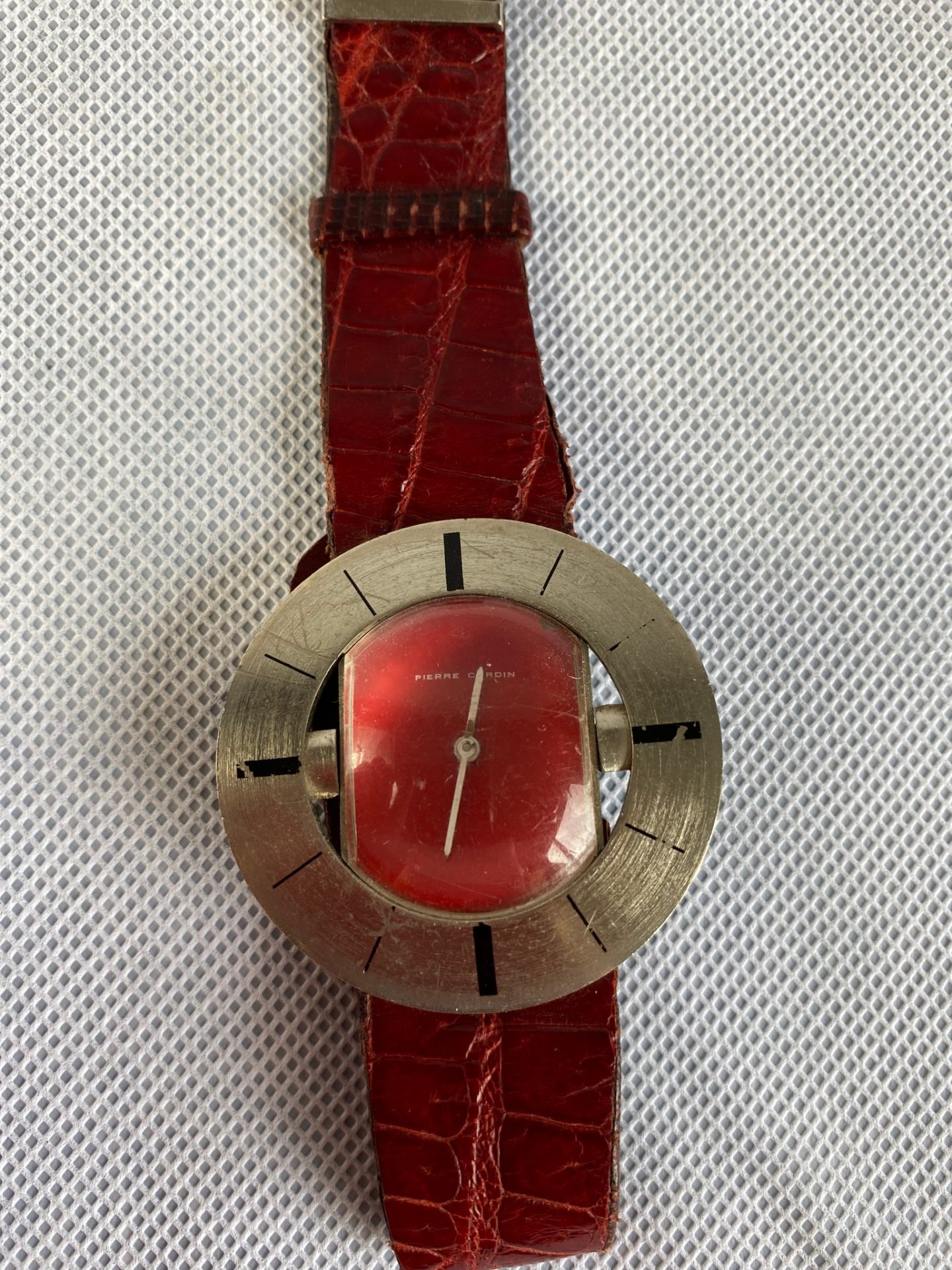 montre de femme Pierre CARDIN