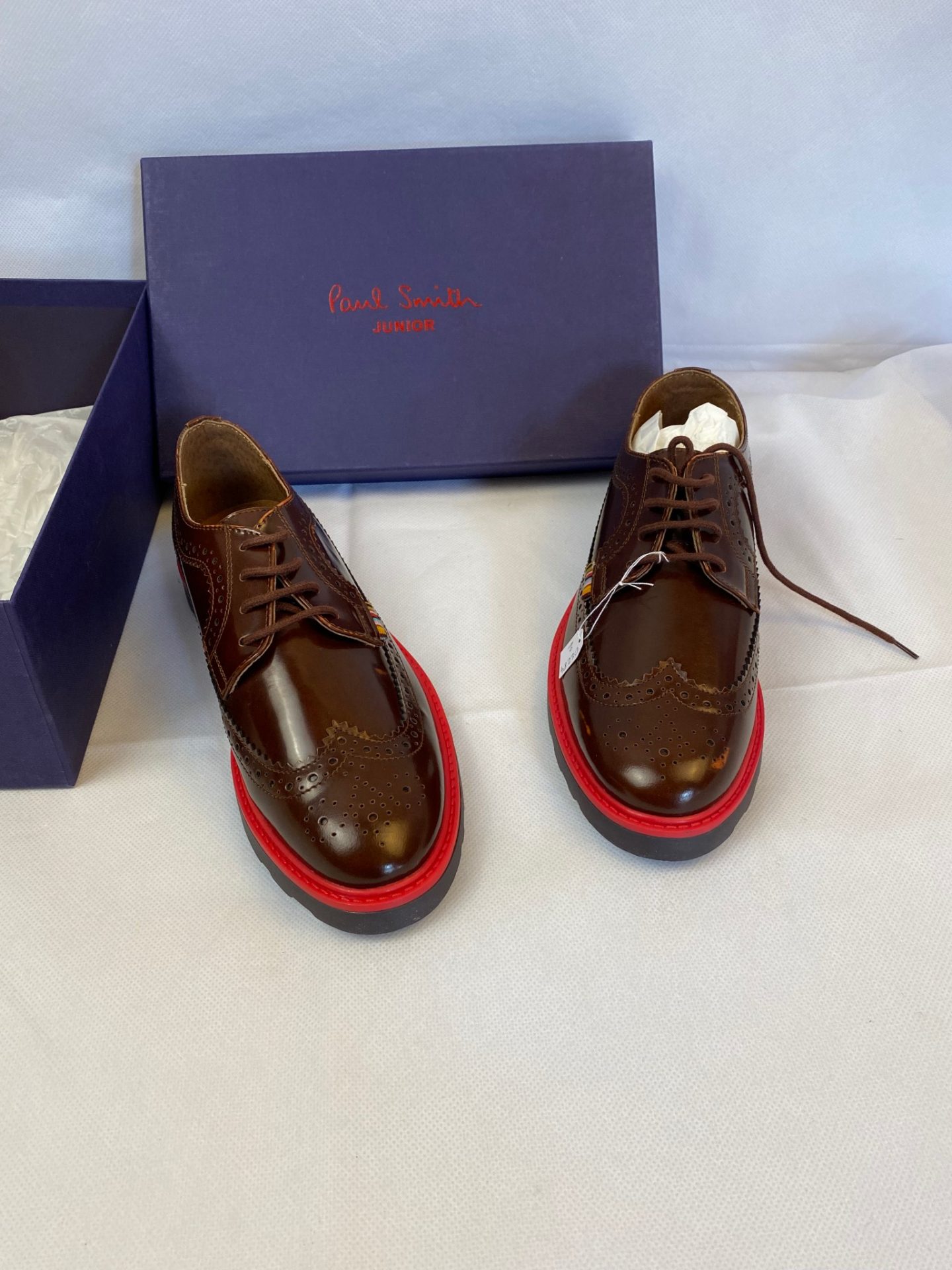 Derbies marron liseré rouge